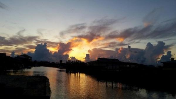 Waters Edge - Private Dock! Only Two Blocks From The Bay Or The Gulf! Plenty Of Parking For Cars Or Boats Home 더핀 아일랜드 외부 사진