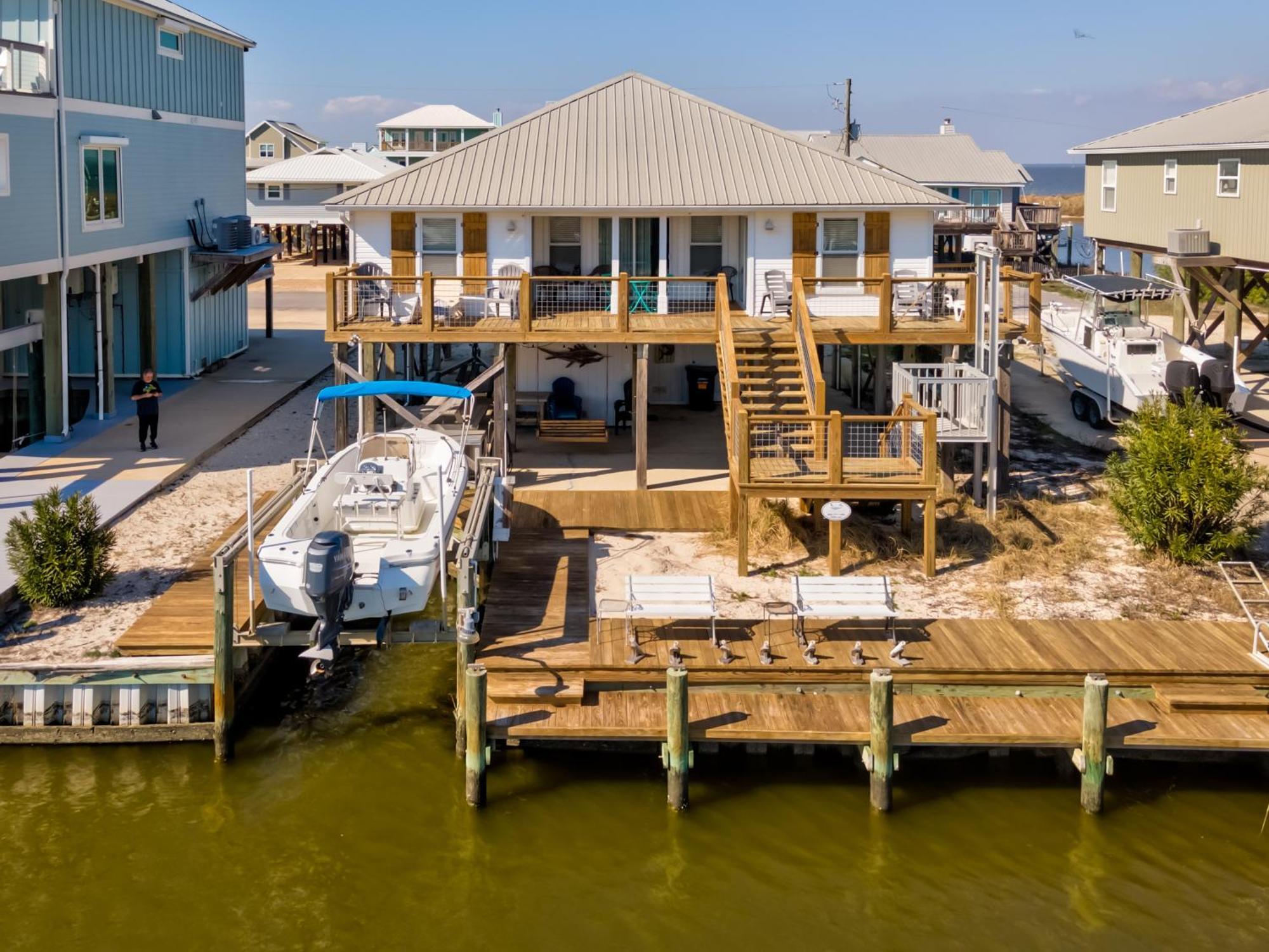Waters Edge - Private Dock! Only Two Blocks From The Bay Or The Gulf! Plenty Of Parking For Cars Or Boats Home 더핀 아일랜드 외부 사진